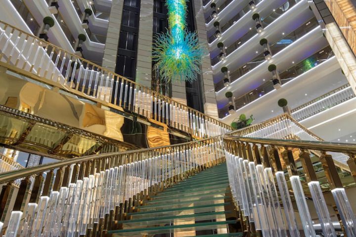 Entrance & Lobby
