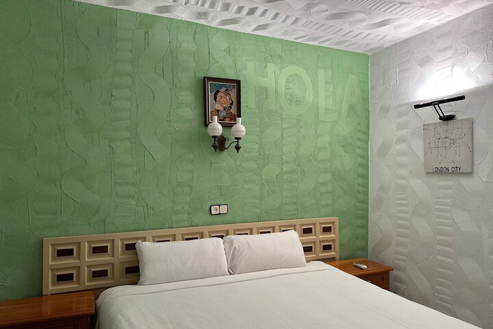 Room 54 of 133