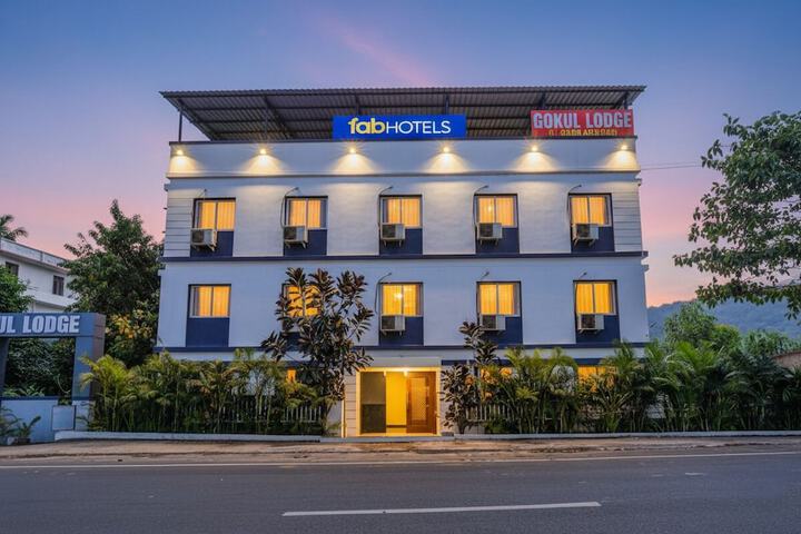 Fabhotel Gokul Lodge