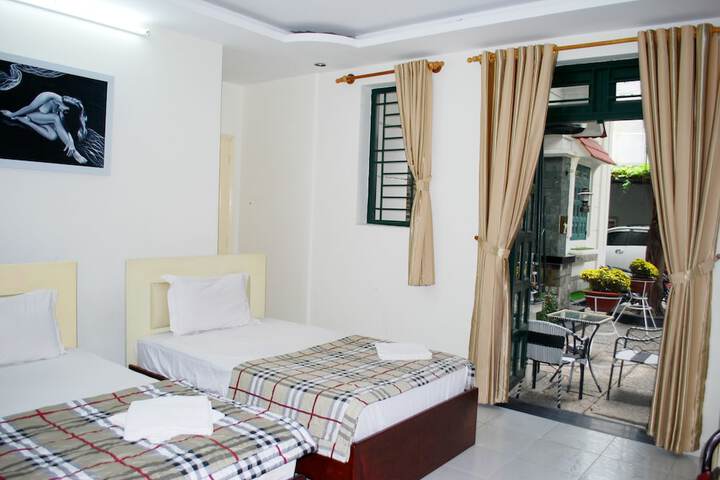 Room 18 of 32