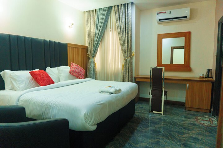 Room 3 of 17