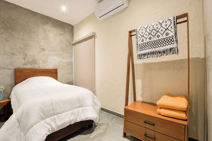 Room 29 of 148