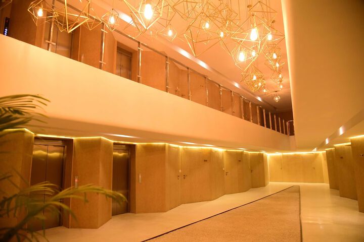 Ballroom/Hall 10 of 14