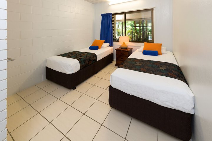 Room 6 of 77