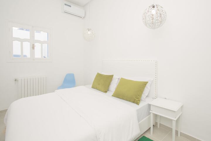 Room 4 of 33