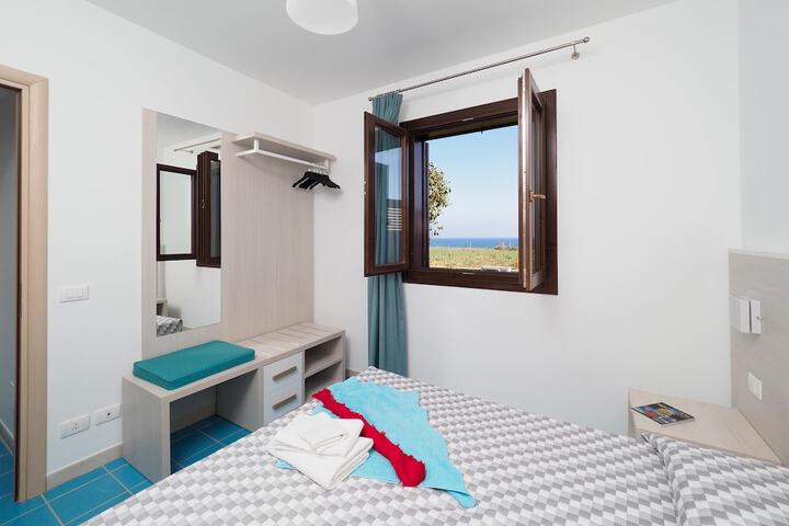 Room 6 of 24