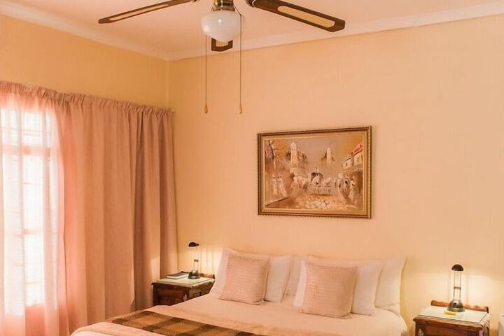 Room 5 of 16