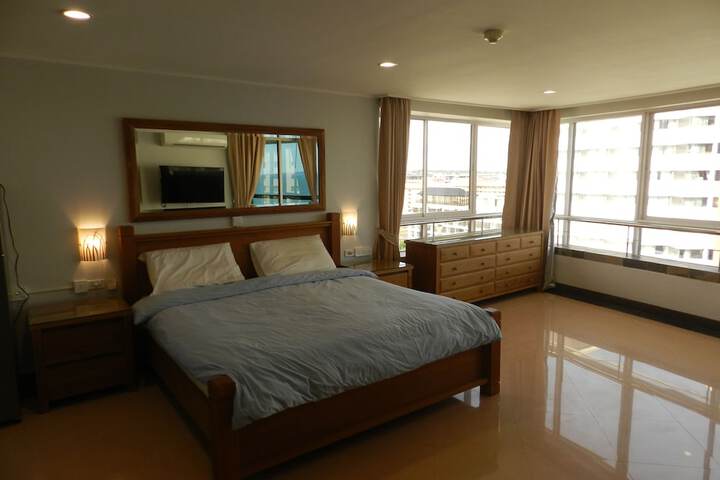 Room 136 of 259