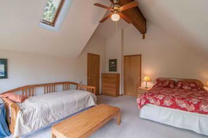 Room 7 of 16