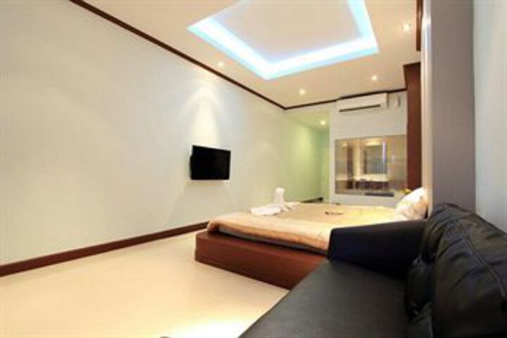 Room 34 of 37