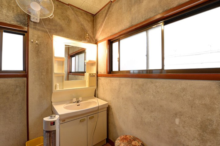 Room 21 of 58