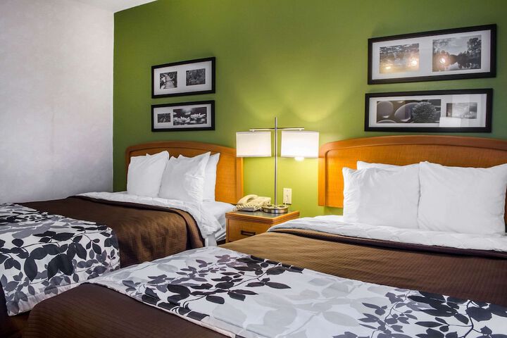 2 Double Beds (6 of 15)
