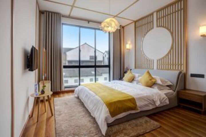 Room 9 of 25