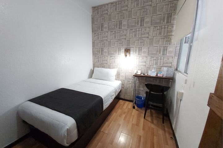 Room 8 of 41