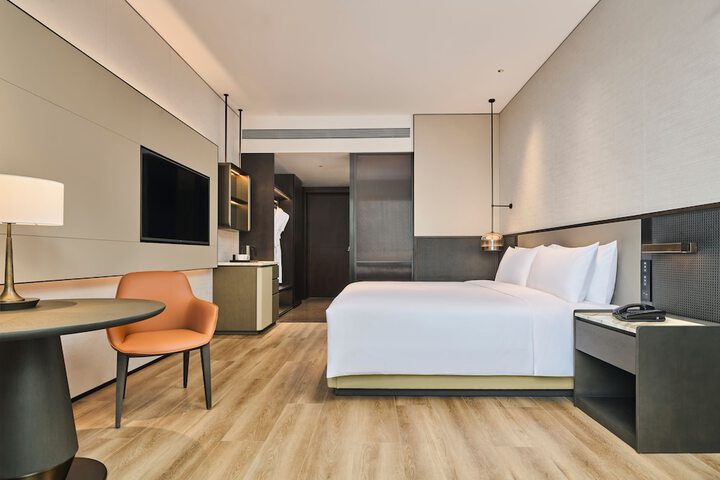 Room 29 of 93