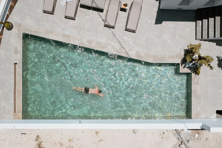 Pool 39 of 51