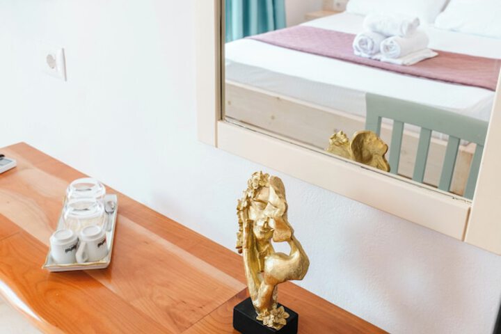 Room 15 of 297