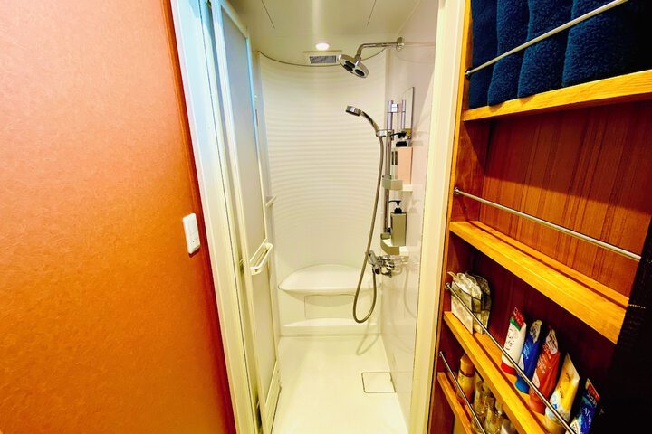Room 17 of 23