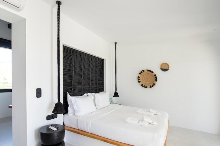 Room 6 of 51