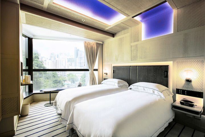 Room 34 of 89