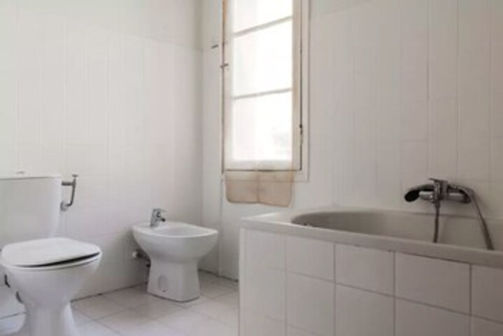 Room 2 of 11