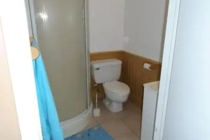 Room 5 of 10