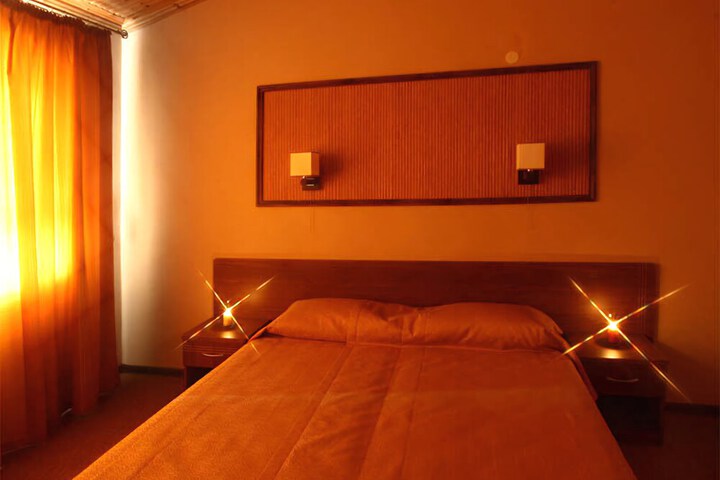 Room 3 of 52