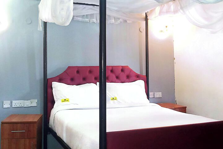 Room 7 of 24