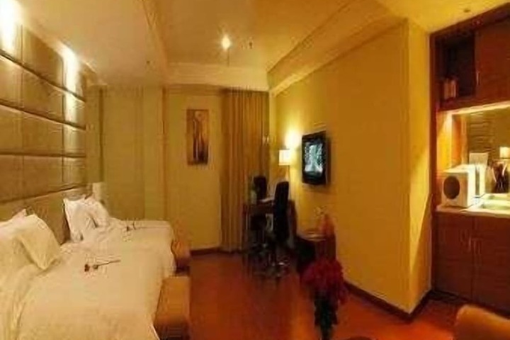 Room 2 of 7