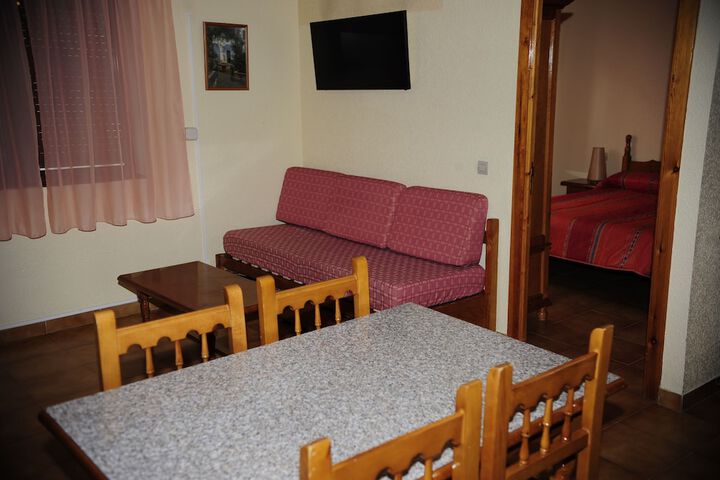 Room 12 of 27