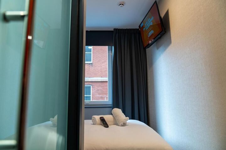 Room 21 of 52
