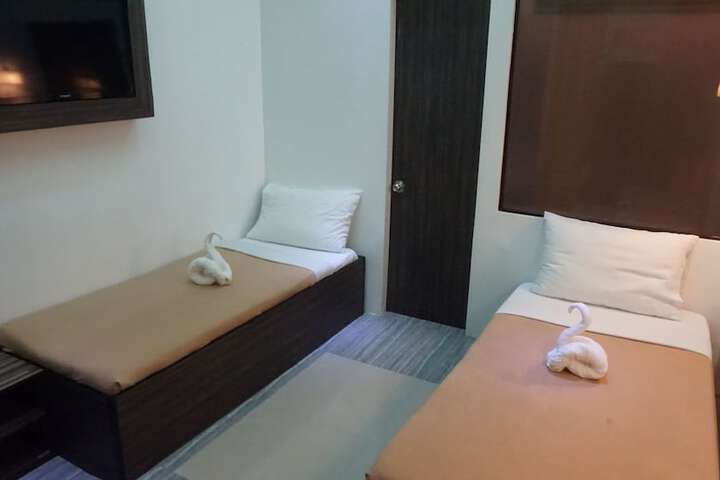 Room 10 of 52