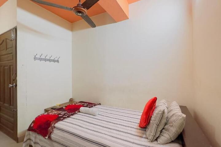 Room 5 of 20