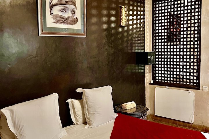 Room 34 of 204