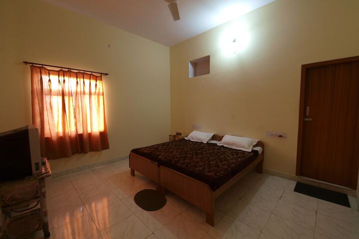 Room 3 of 6