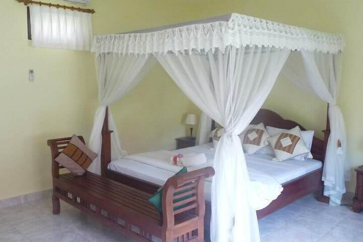 Room 8 of 30
