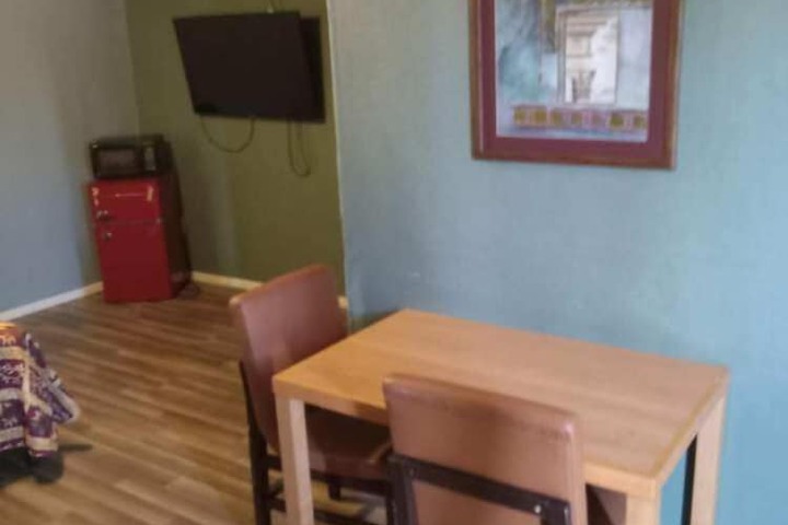 Room 13 of 19