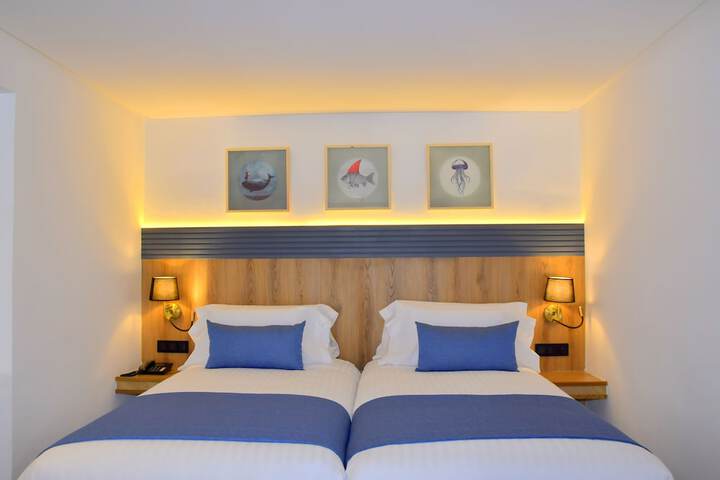 Room 27 of 132