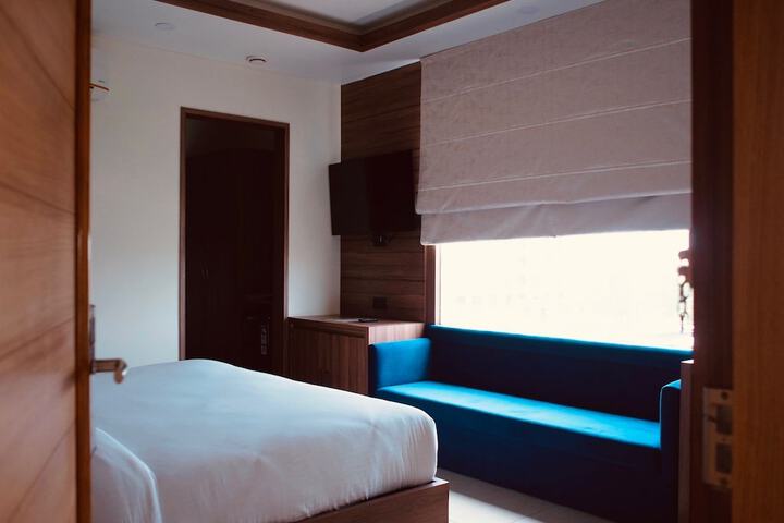 Room 23 of 64