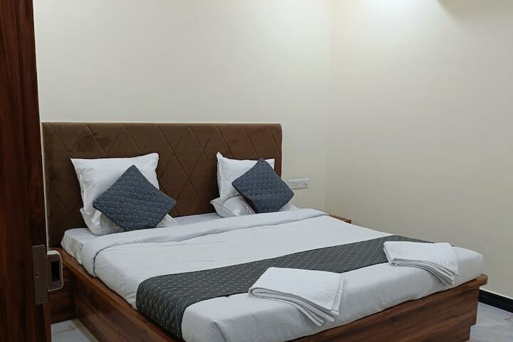 Room 18 of 44