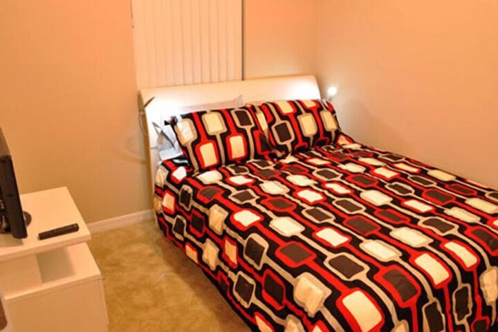 Room 4 of 14
