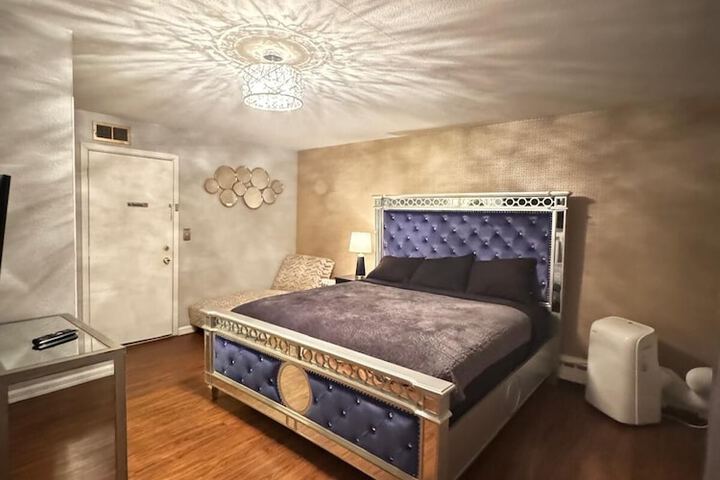 Room 8 of 20