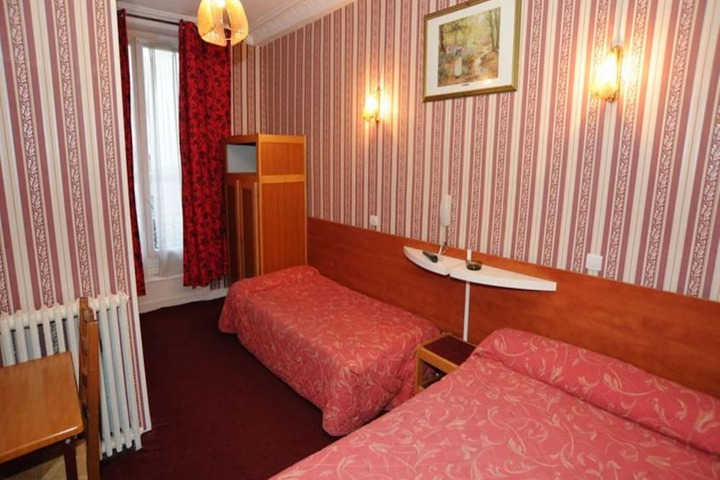 Room 17 of 46