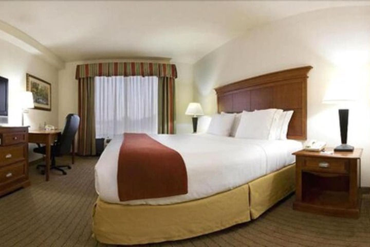 Room 22 of 60