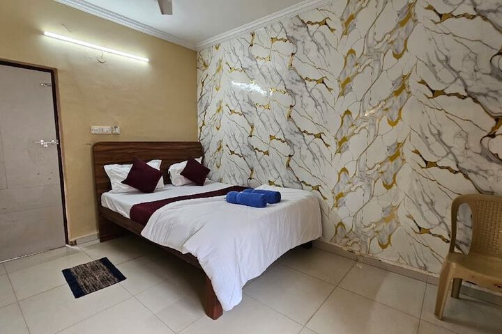Room 8 of 19