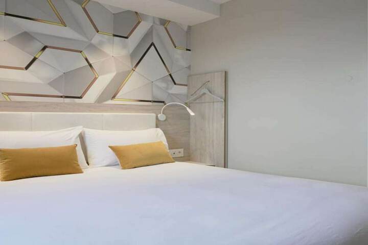Room 18 of 113