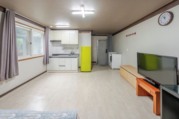 Room 85 of 100