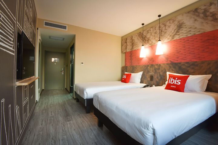 Room 15 of 24