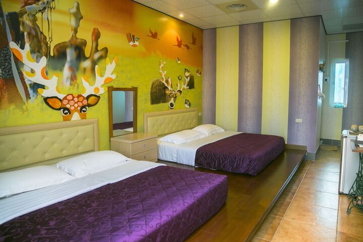 Room 3 of 38