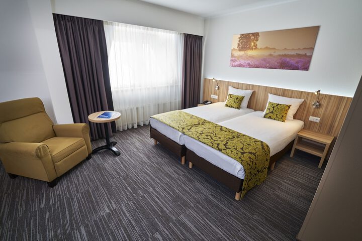 Room 7 of 28